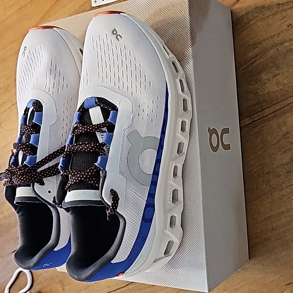 OC Cloudmonster size 7, frost, cobalt